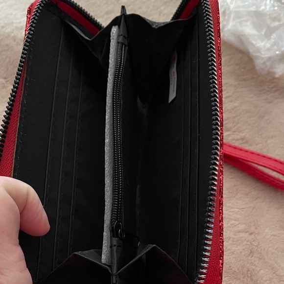 Red Glitter Wristlet Wallet NWOT Fun holiday wallet - Picture 2 of 4